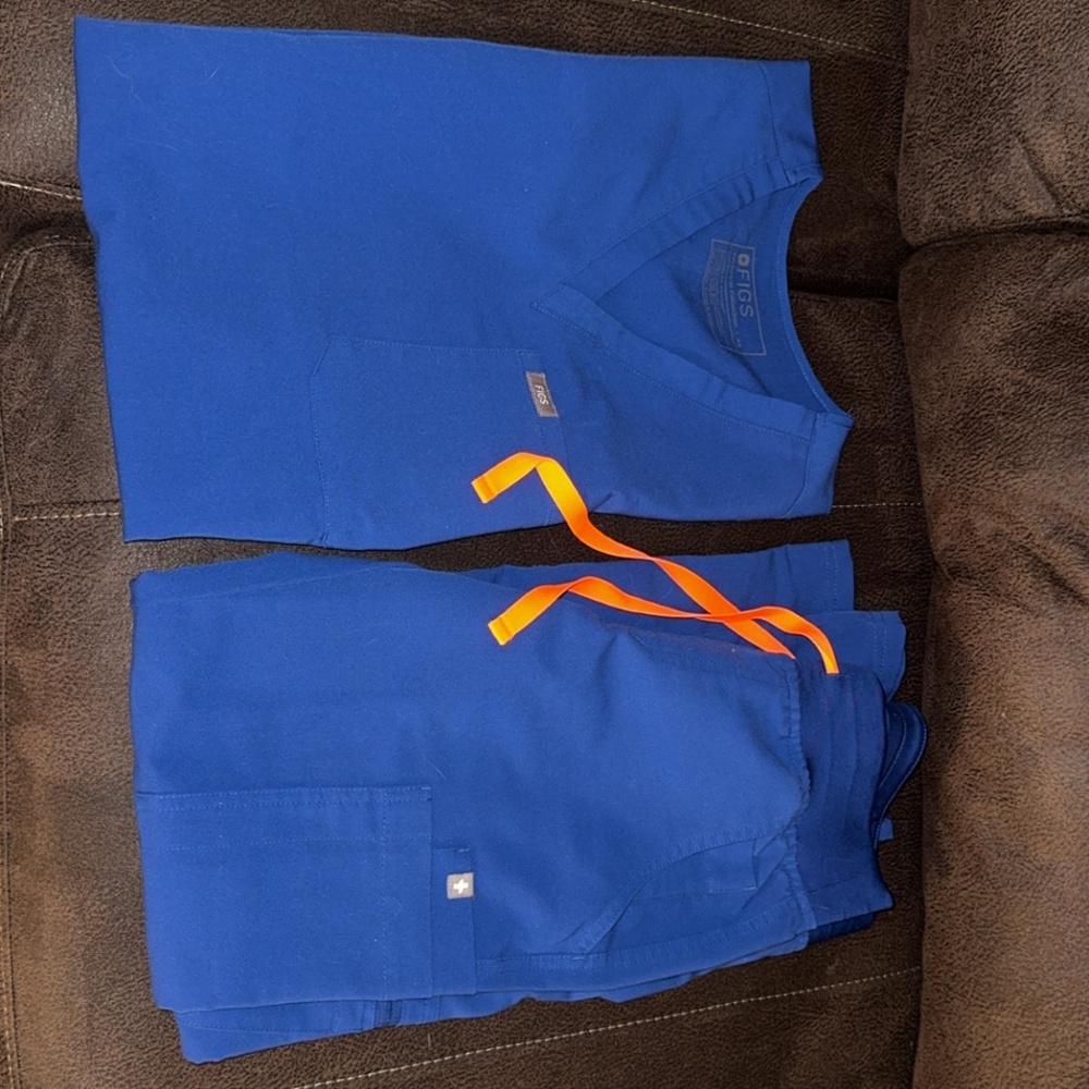 Wear Figs Scrub Set- Winning Blue